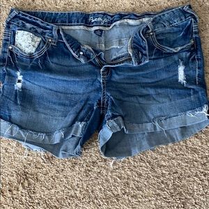 Amethyst jean shorts